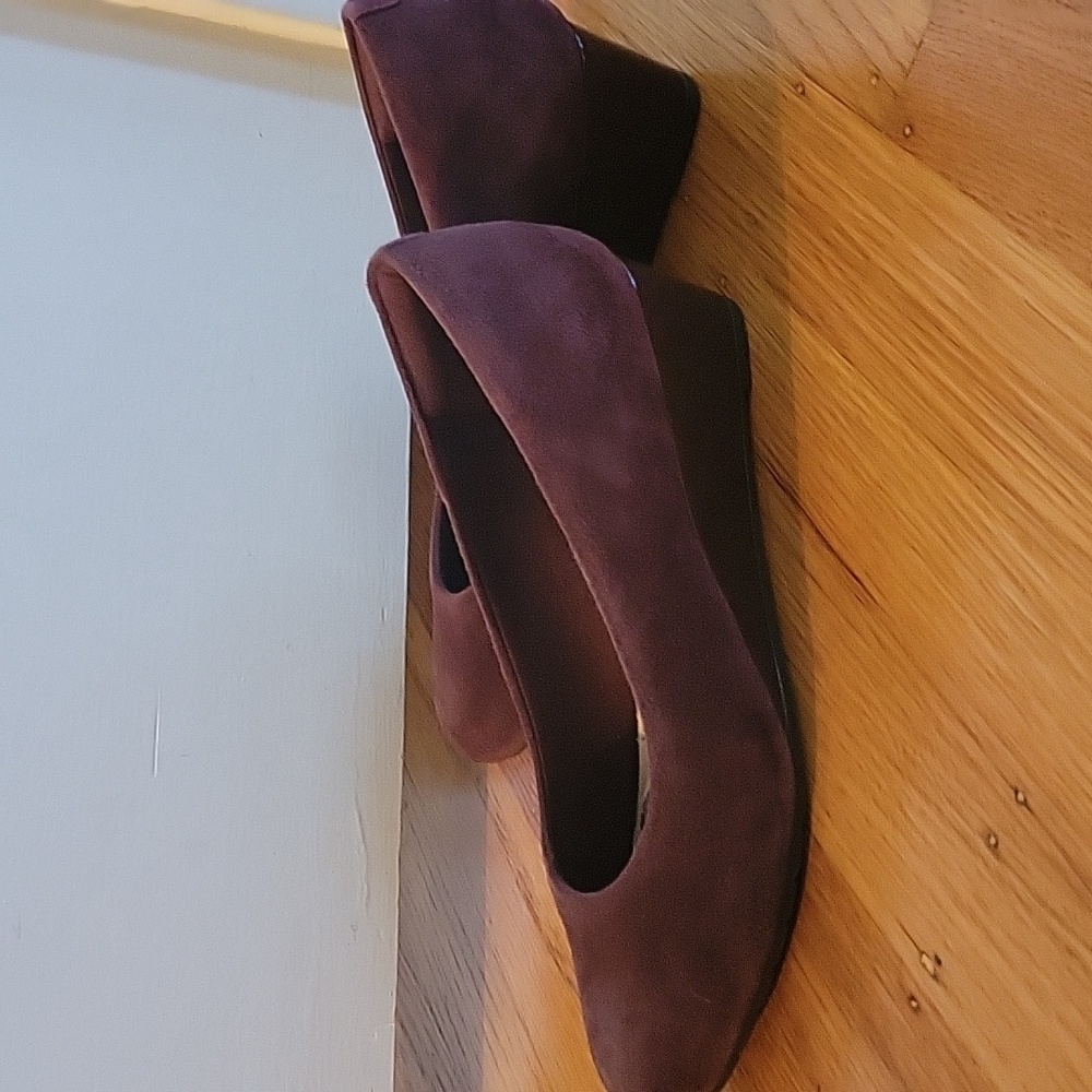 Clarks collection Real suede wedge pumps, burgundy size 6 med 36 euc
